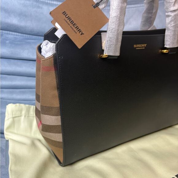 Burberry Black and Tan Banwell top handle Handbag - Picture 4 of 9